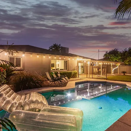 Hot Tub, Heated Pool, Mini Golf, Bbq, 500 Mbps, 50In Tv, Old Town Vila